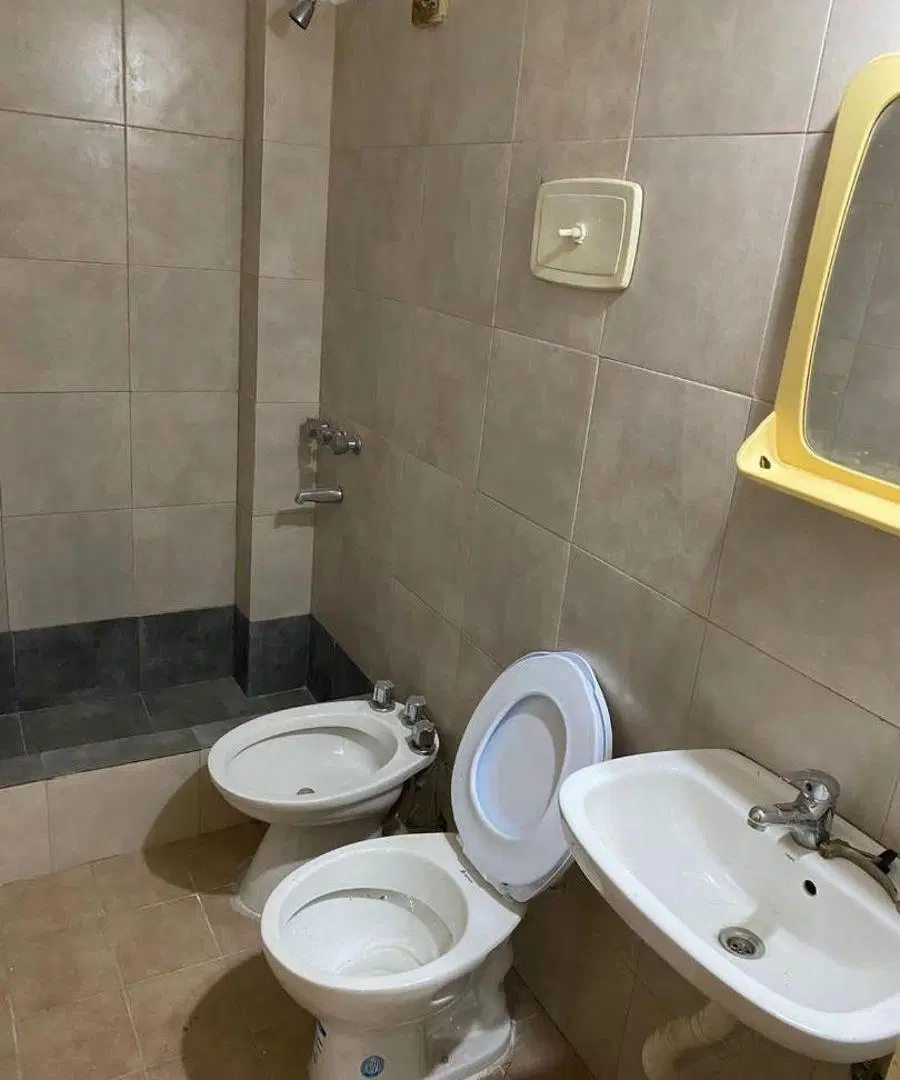 DEPARTAMENTO DE 2 AMB. C/PATIO (S.CABRAL 1200-R.MEJÍA) 3