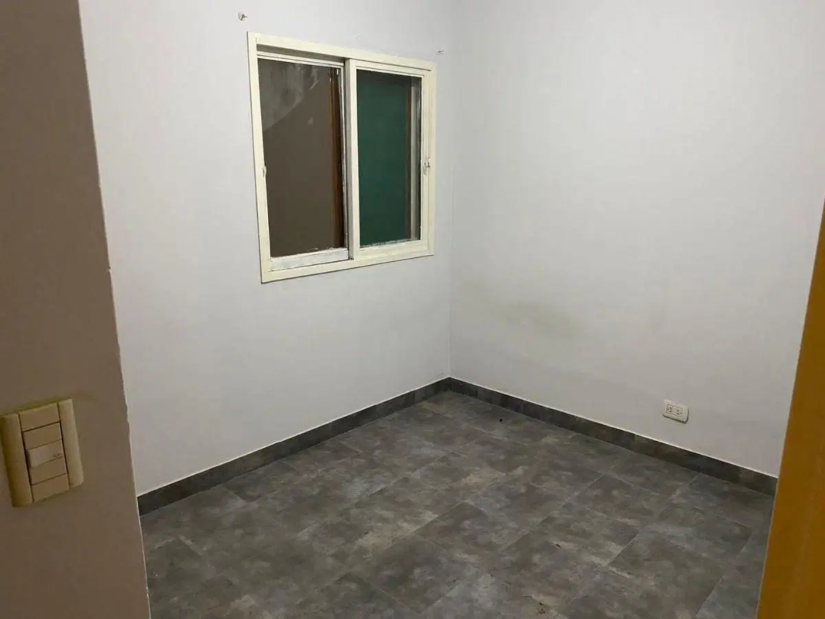 DEPARTAMENTO DE 2 AMB. C/PATIO (S.CABRAL 1200-R.MEJÍA) 4