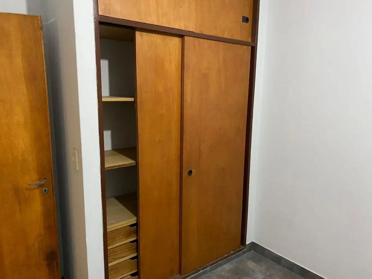 DEPARTAMENTO DE 2 AMB. C/PATIO (S.CABRAL 1200-R.MEJÍA) 2