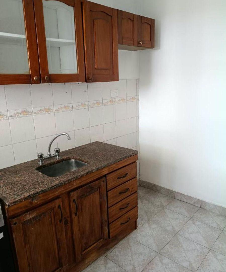Foto de Departamento de 2amb y medio con patio y parrilla, imagen 3