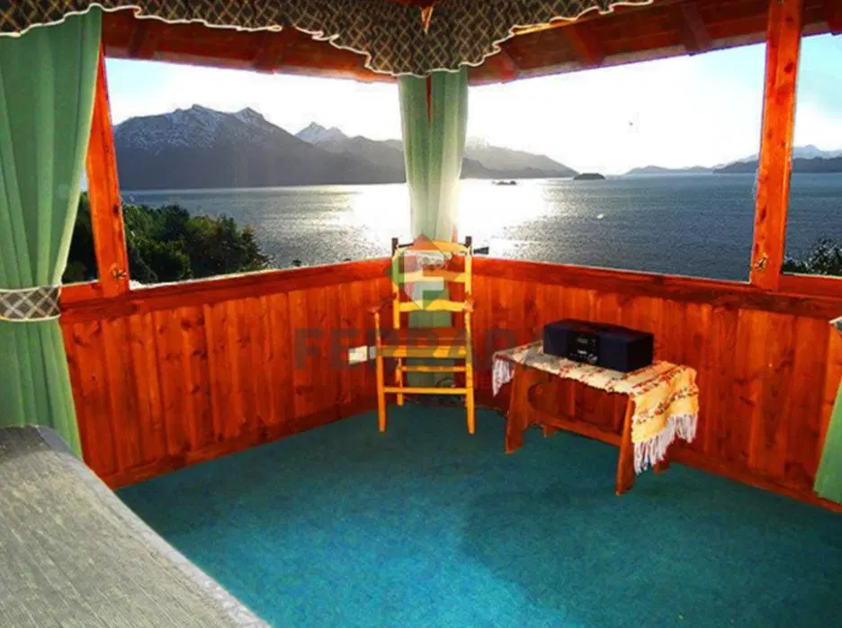 VENTA DE HERMOSO COMPLEJO DE CABAÑAS CON VISTA AL LAGO 2