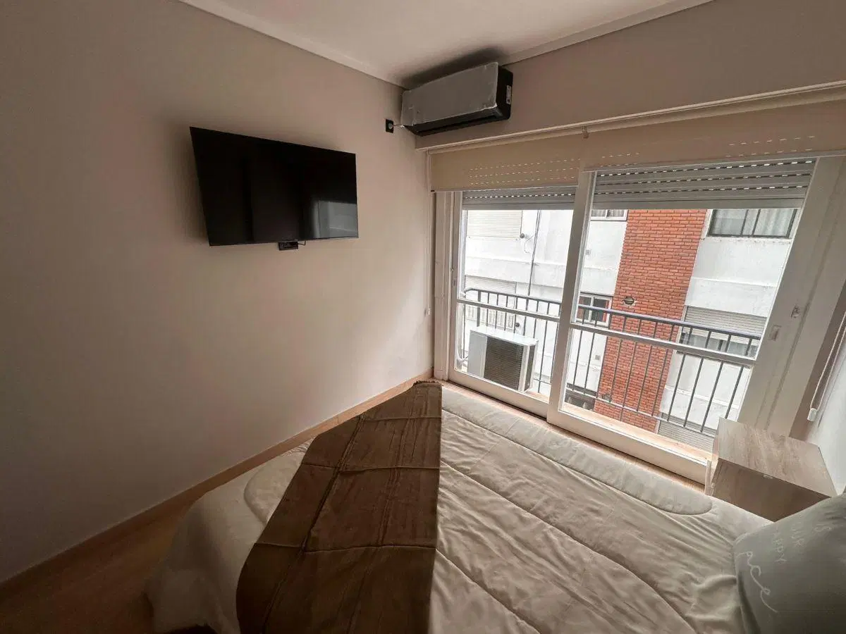 Departamento ambiente y medio desplazado c/ balcon - Reciclado 5