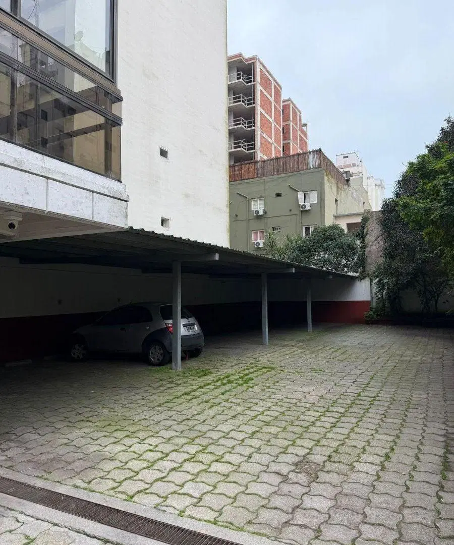 Departamento - Semipiso de 2 ambientes con cochera y baulera - Excelente Edificio 1