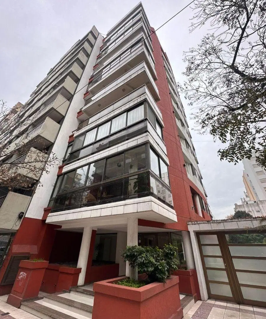 Departamento - Semipiso de 2 ambientes con cochera y baulera - Excelente Edificio 5