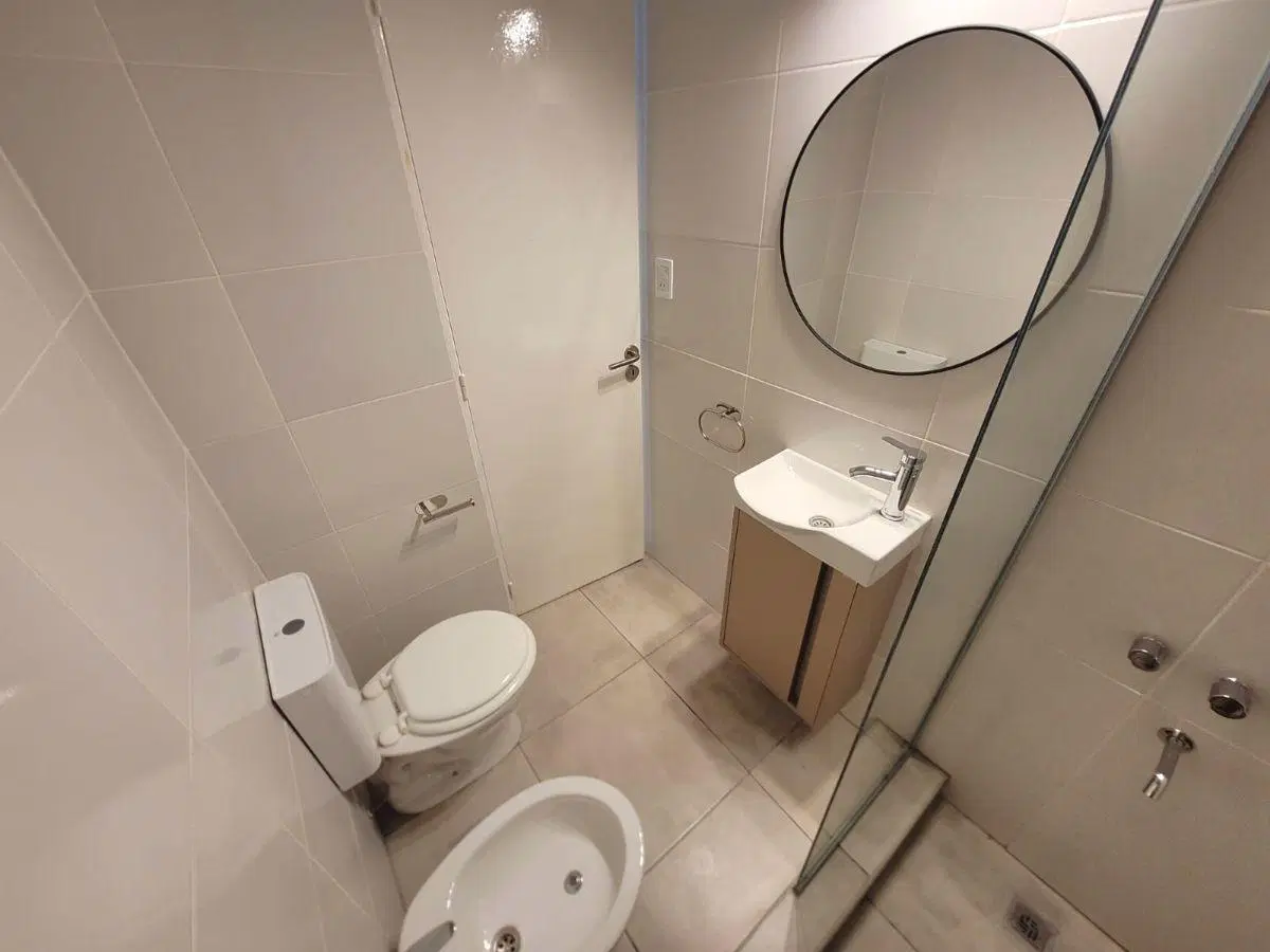 Departamento al frente reciclado - amoblado - Zona Guemes 4