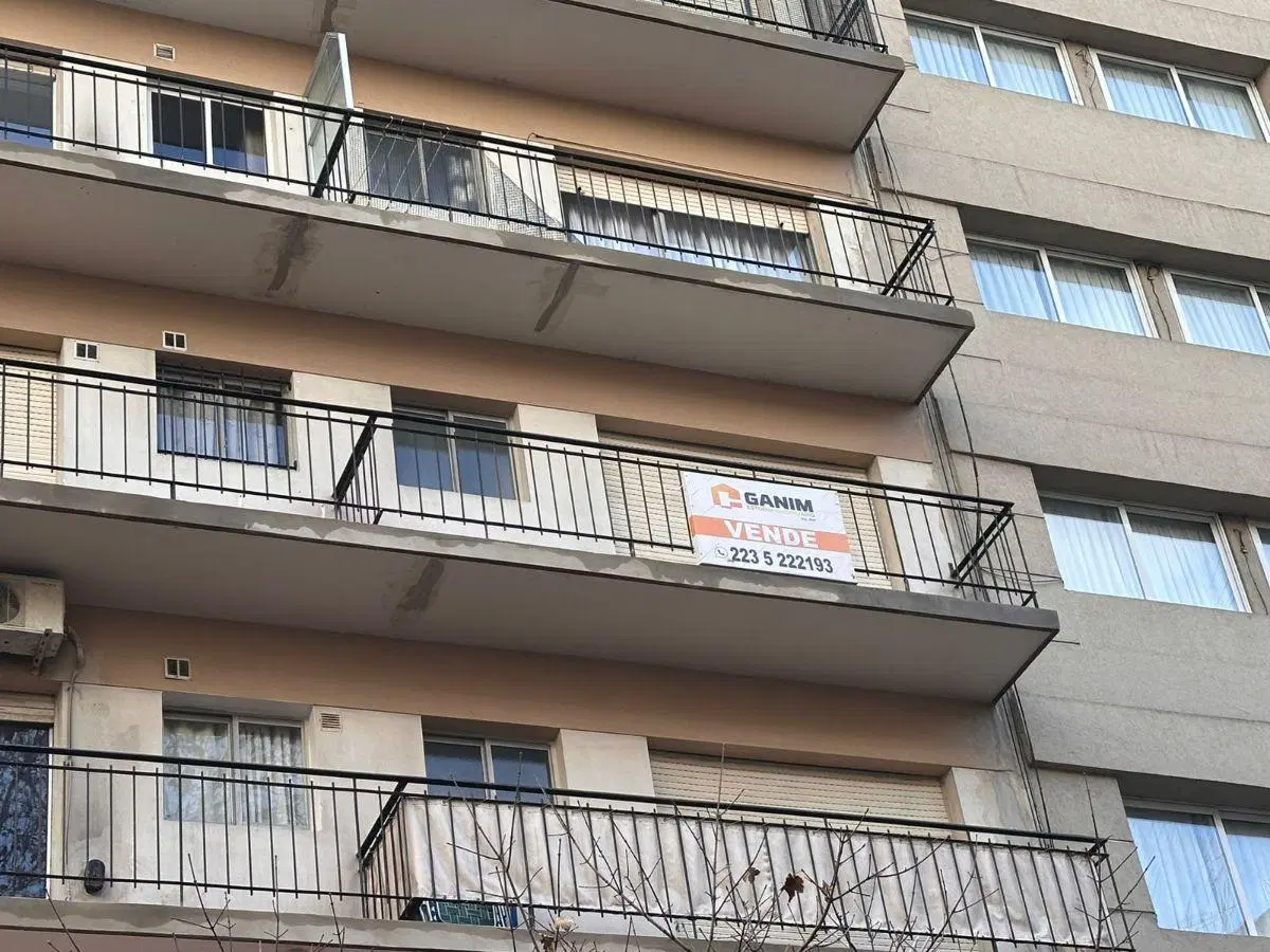 Departamento 2 ambientes al frente con balcon saliente - 5