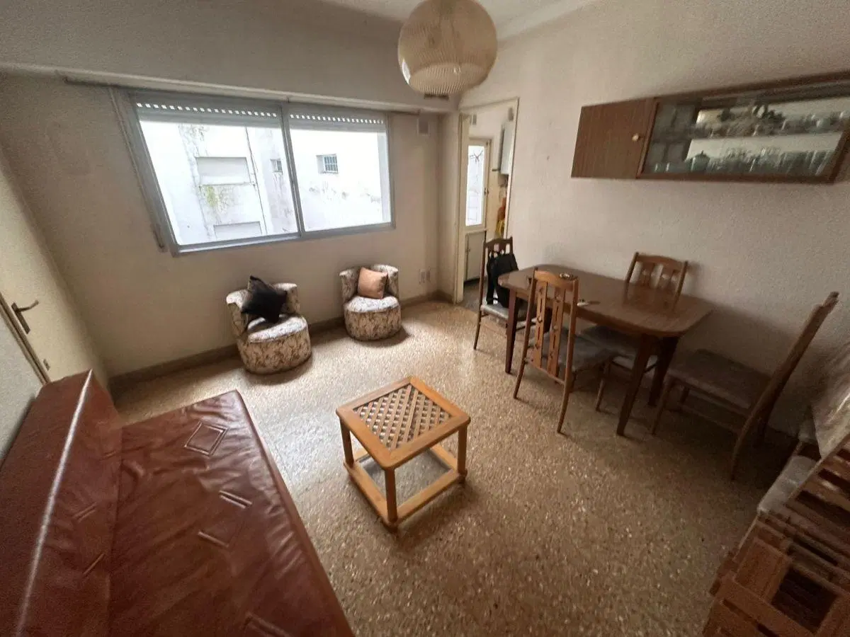 Departamento 2 ambientes al frente con balcon saliente - 4