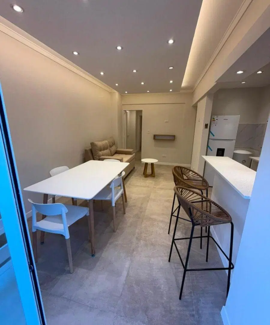 Departamento 2 ambientes al frente con balcon - Plaza Colon 4