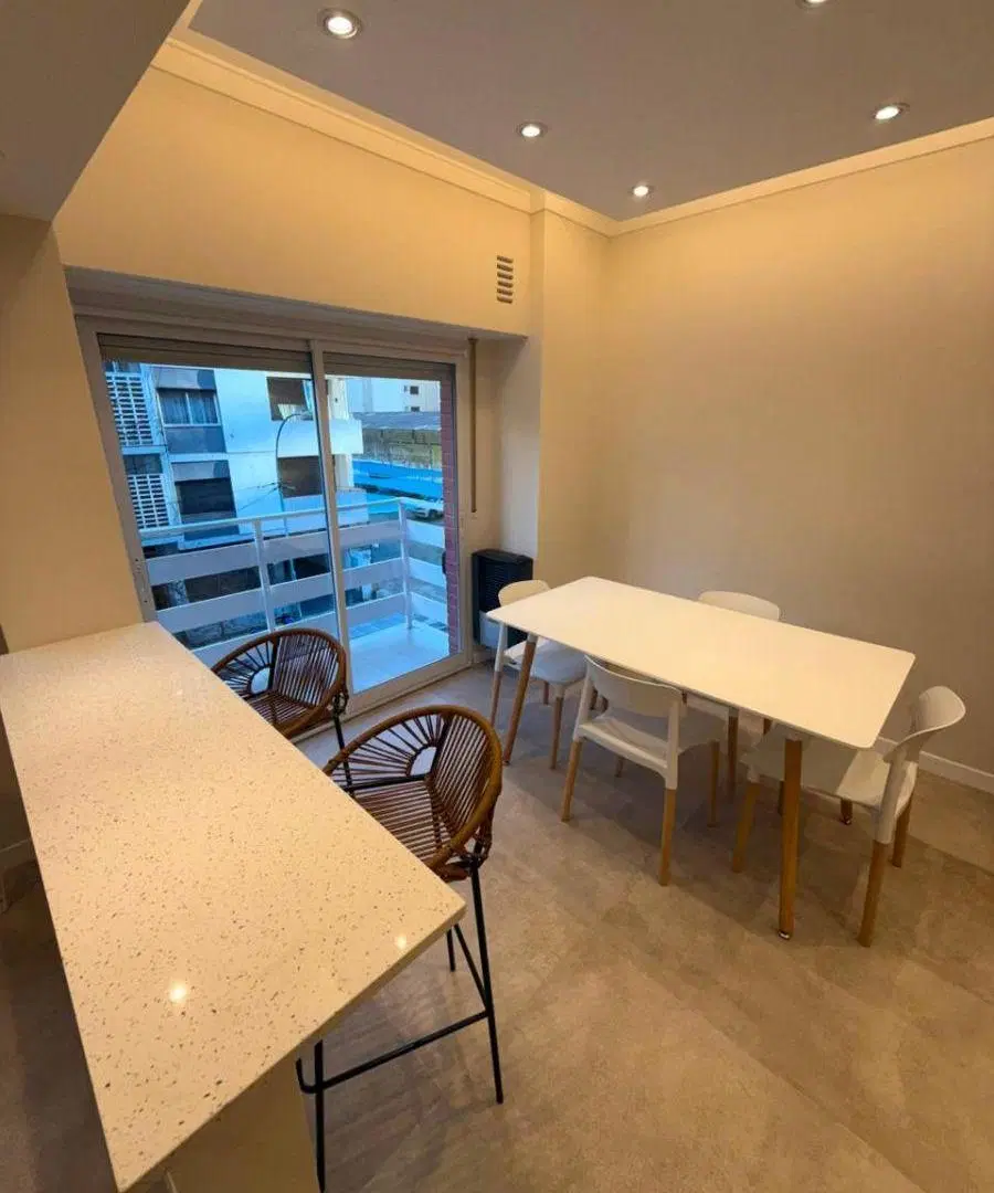 Departamento 2 ambientes al frente con balcon - Plaza Colon 5