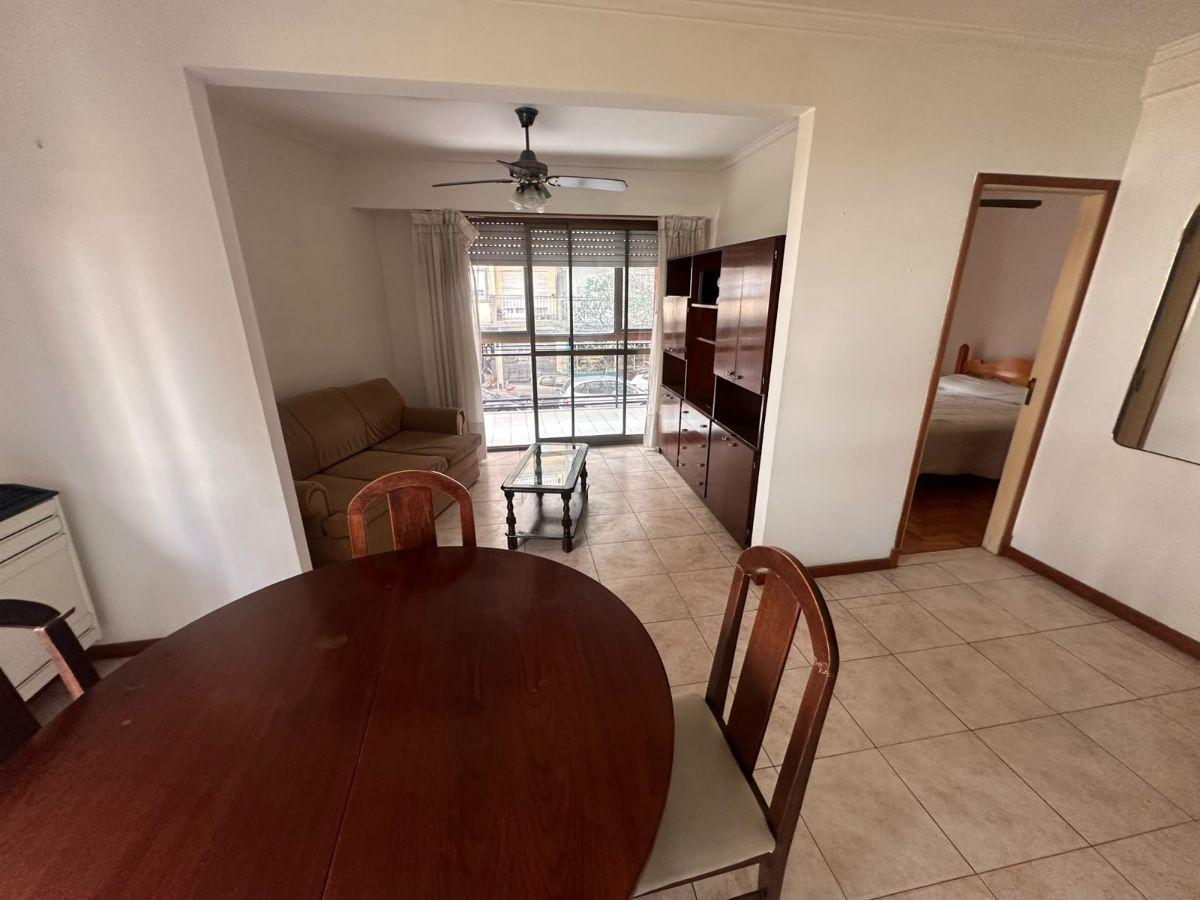 Foto de Departamento en Semipiso de 2 amb y 1/2 a la calle, imagen 3