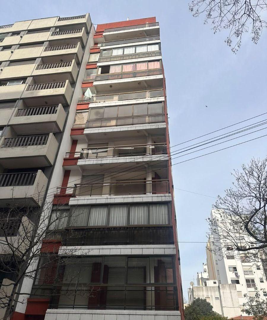 Foto de Departamento en Semipiso de 2 amb y 1/2 a la calle, imagen 1