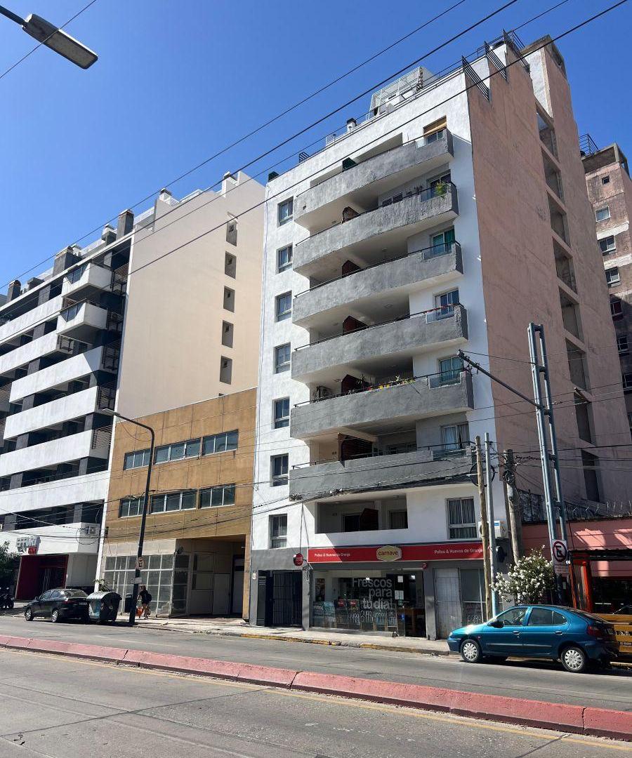 Departamento de 40 m² con 1 dormitorio en venta en Alberdi