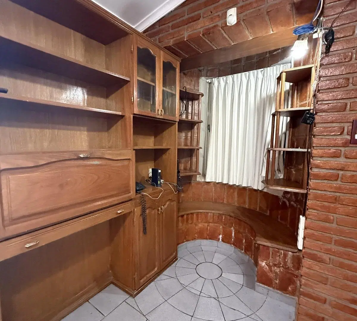 CASA EN VENTA EN UNQUILLO – DOS LOTES, PILETA -Apto Crédito 3