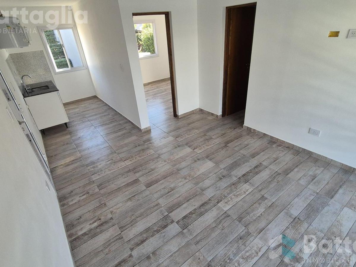 Departamento con Espacio Vehicular y Parrilla en Costa Azul 5