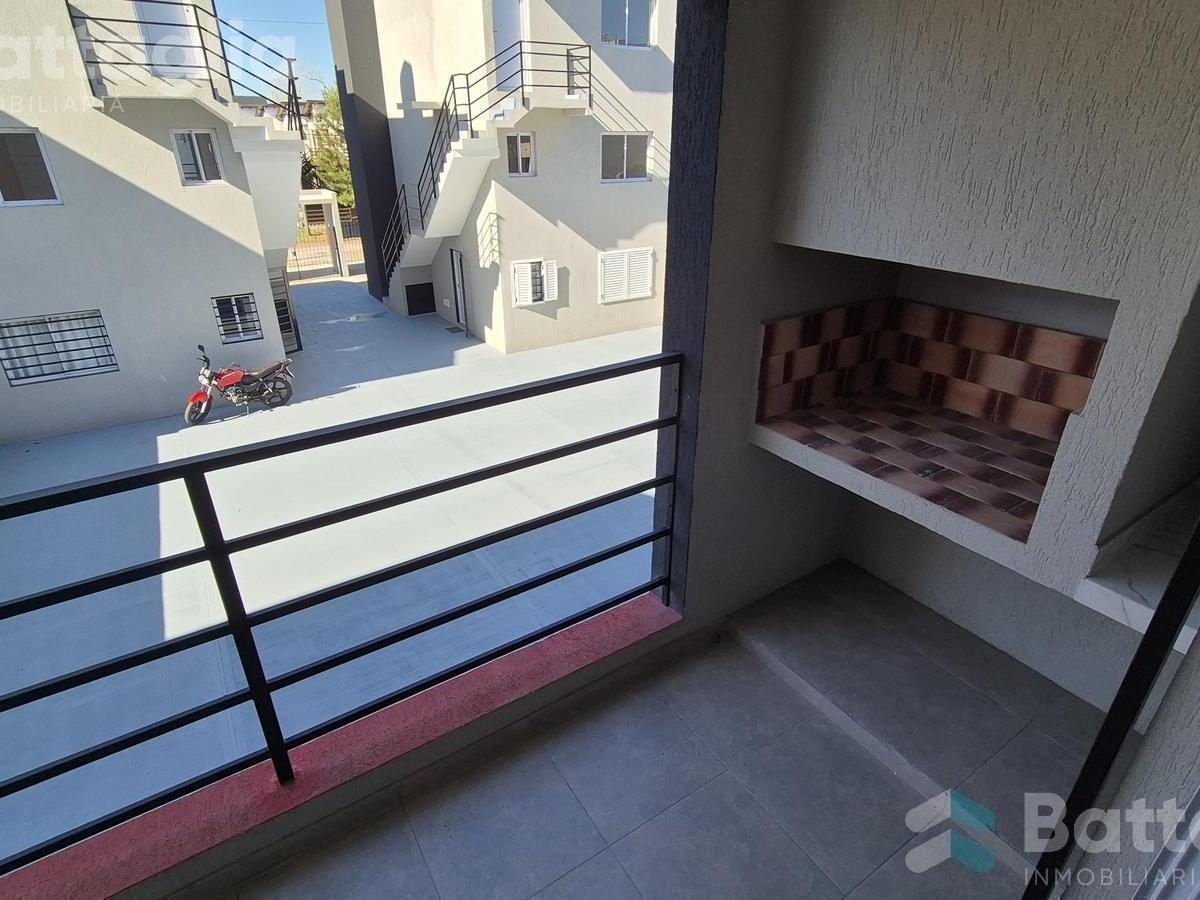 Departamento con Espacio Vehicular y Parrilla en Costa Azul 2