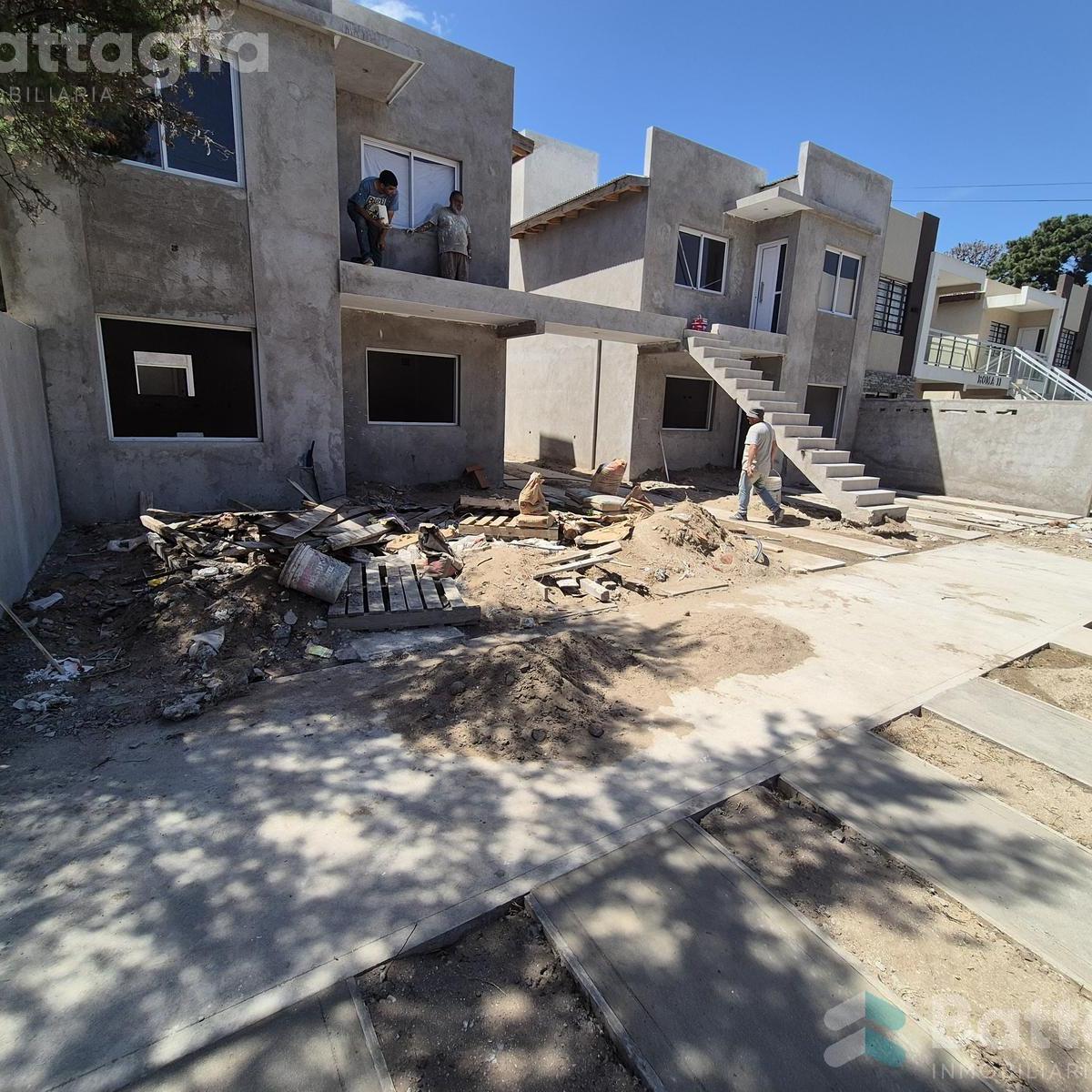 Departamento con Espacio Vehicular en Av Principal 1