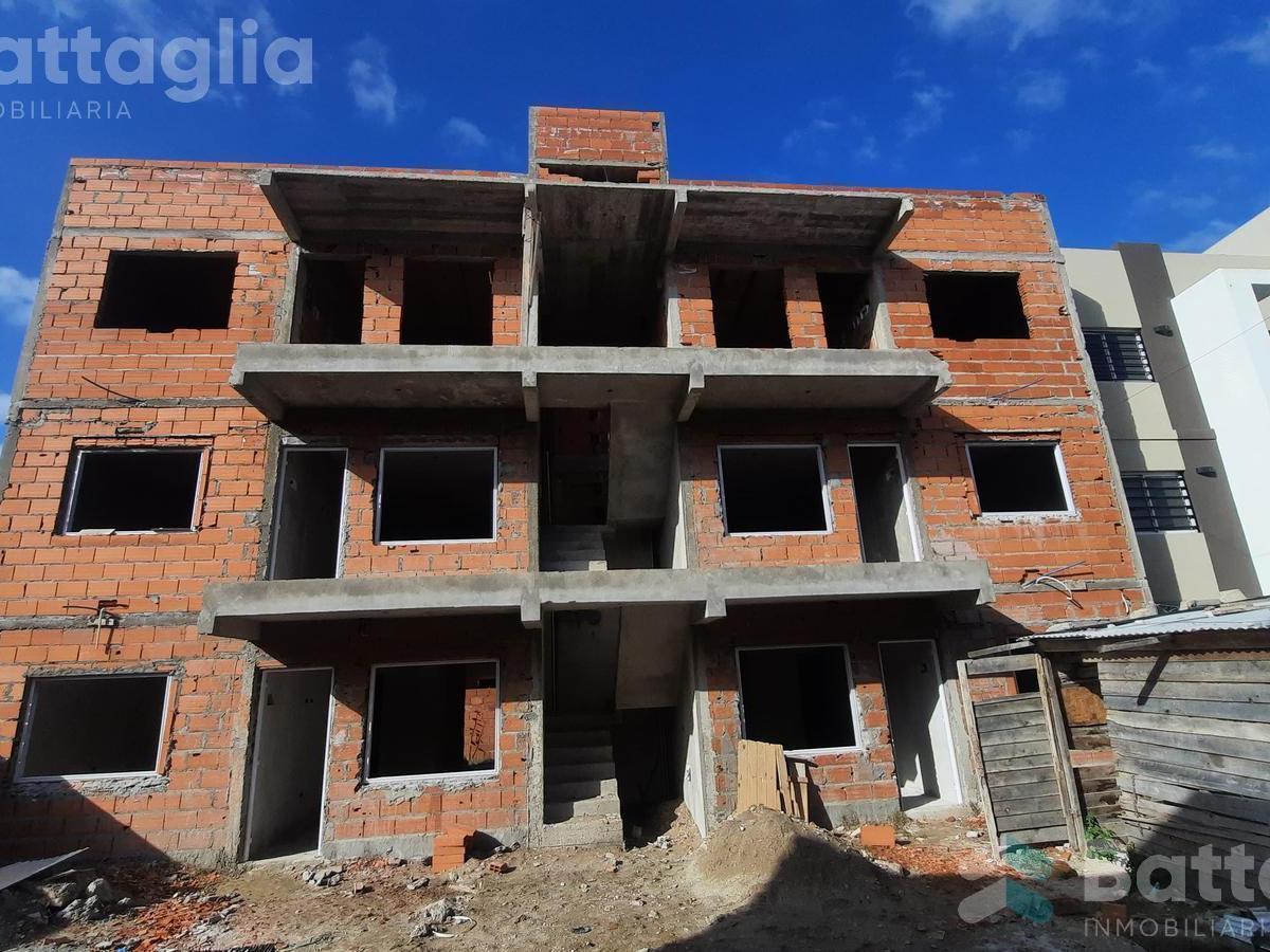 Departamento con Cochera y Parilla en Primer Piso 5