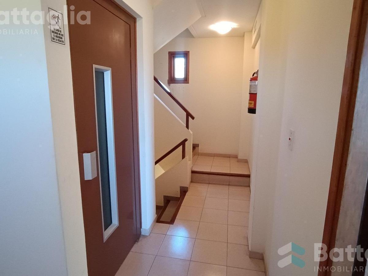 Excelente Departamento con Cochera y Parrilla en San Bernardo 1