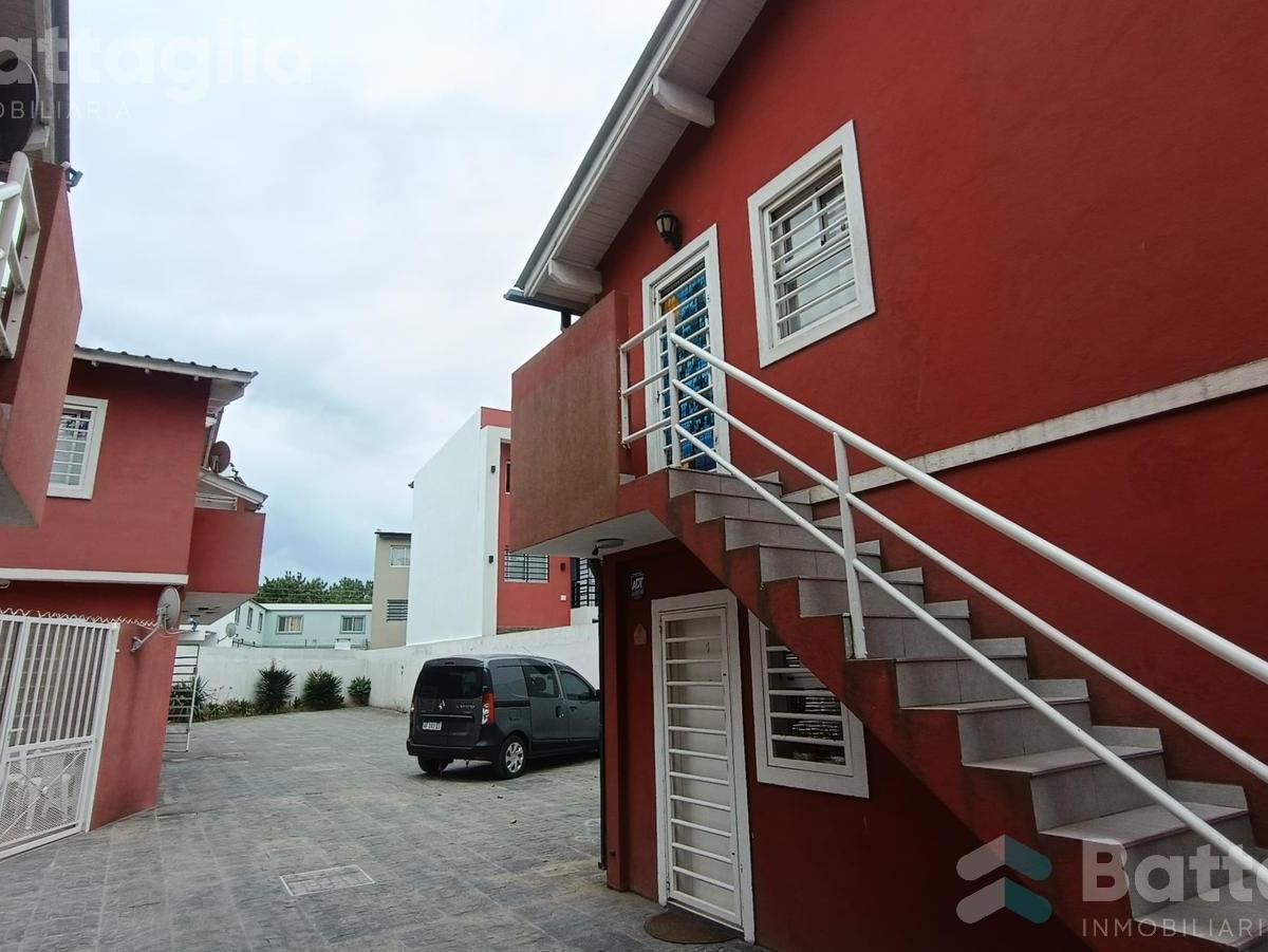 Impecable Departamento Dos Ambientes con Cochera en Costa Azul 2