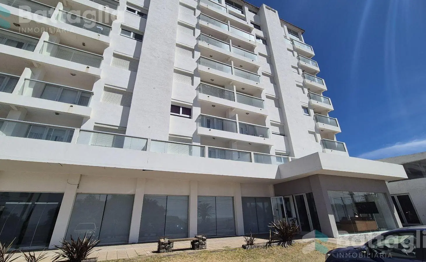 Dos ambientes con increíble vista al mar y amenities exclusivas 2