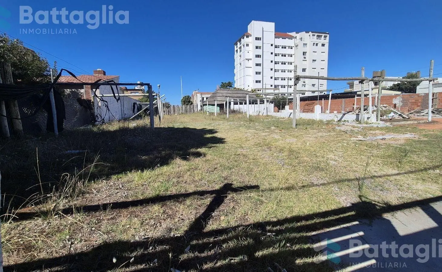 LOTE IDEAL INVERSIONISTA 600m² a una cuadra del mar en Costa Azul 3