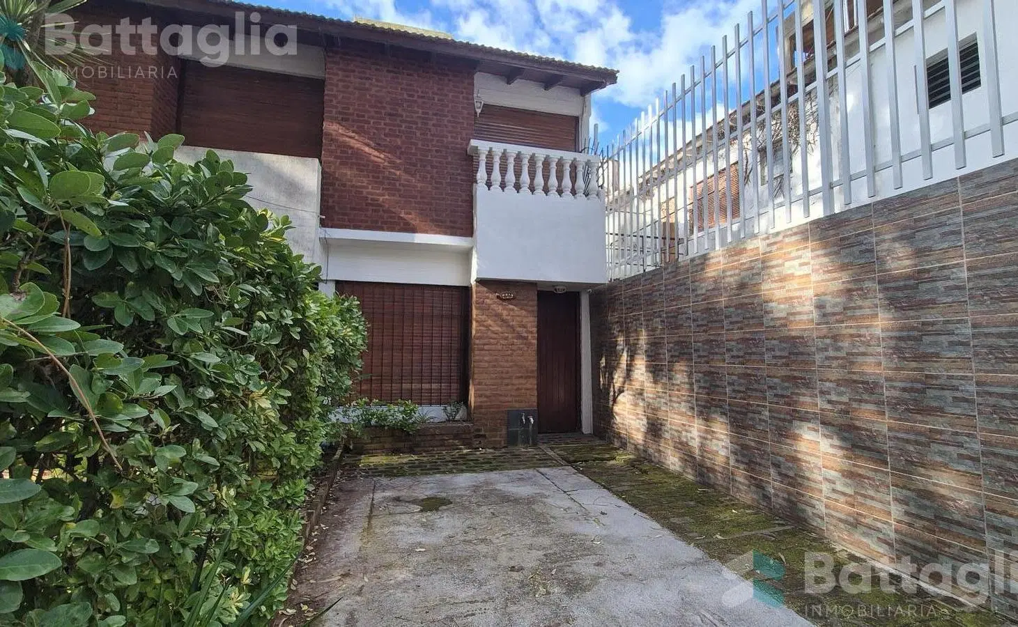 Duplex a 3 cuadras del mar con espacio vehicular y patio con parrilla 2