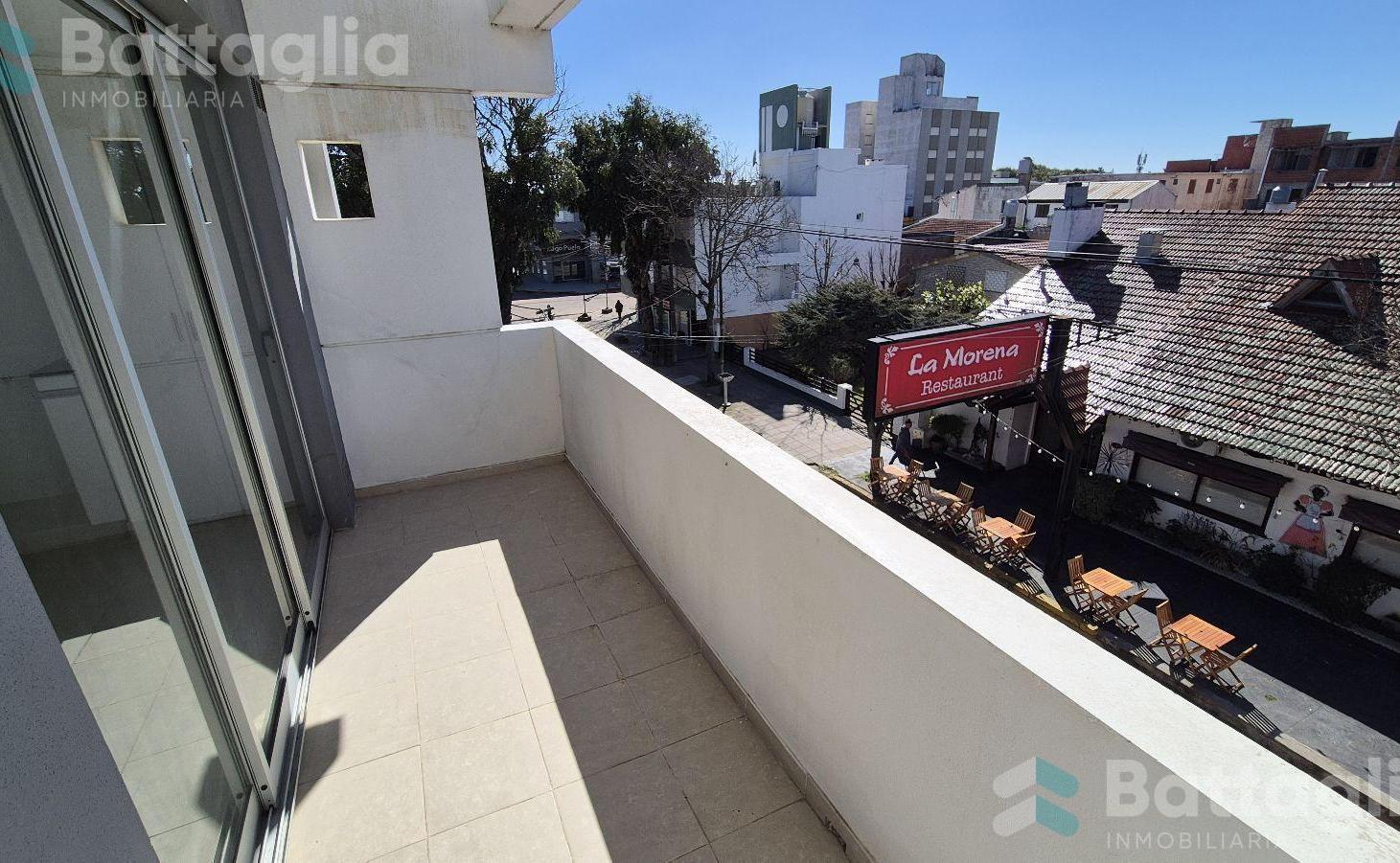 Foto de Dos ambientes con cochera en pleno centro de La Lucila, imagen 3
