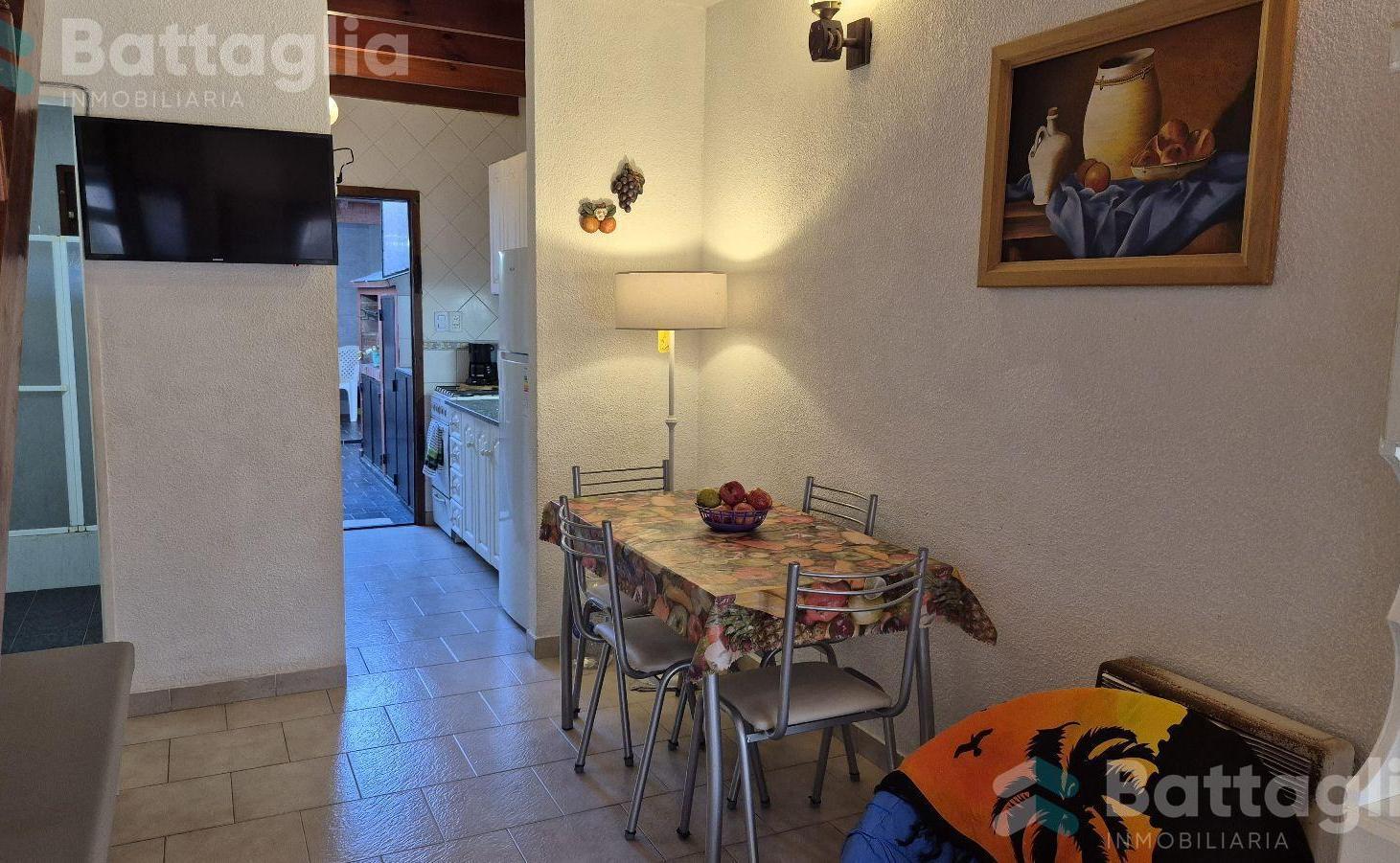 Foto de Duplex con cochera y parrilla a tres cuadras del mar, imagen 2