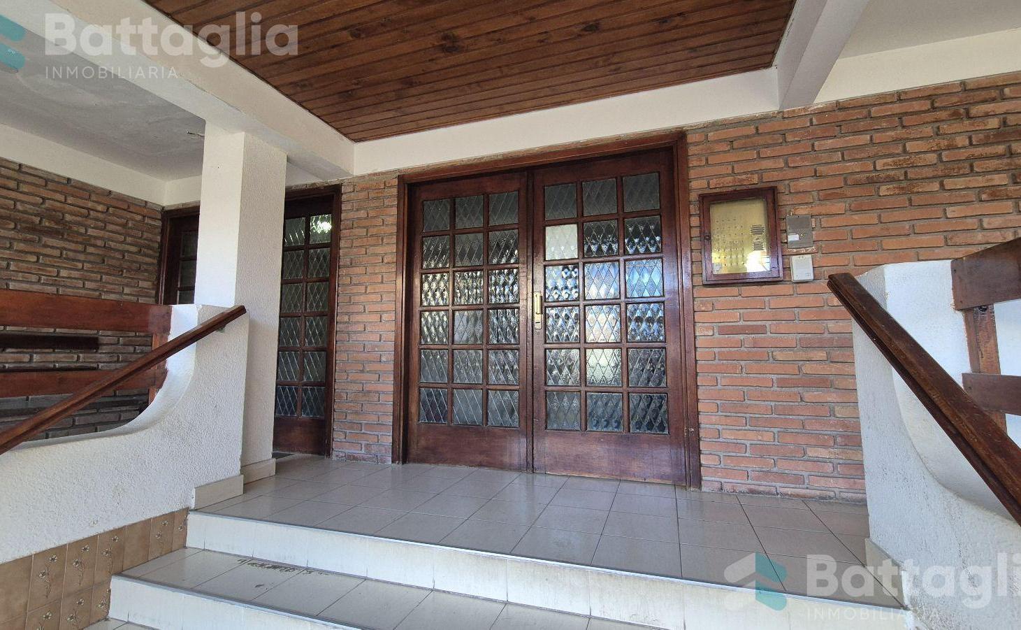 Foto de EXCELENTE OPORTUNIDAD dos ambientes con cochera y jardin con parrilla, imagen 4