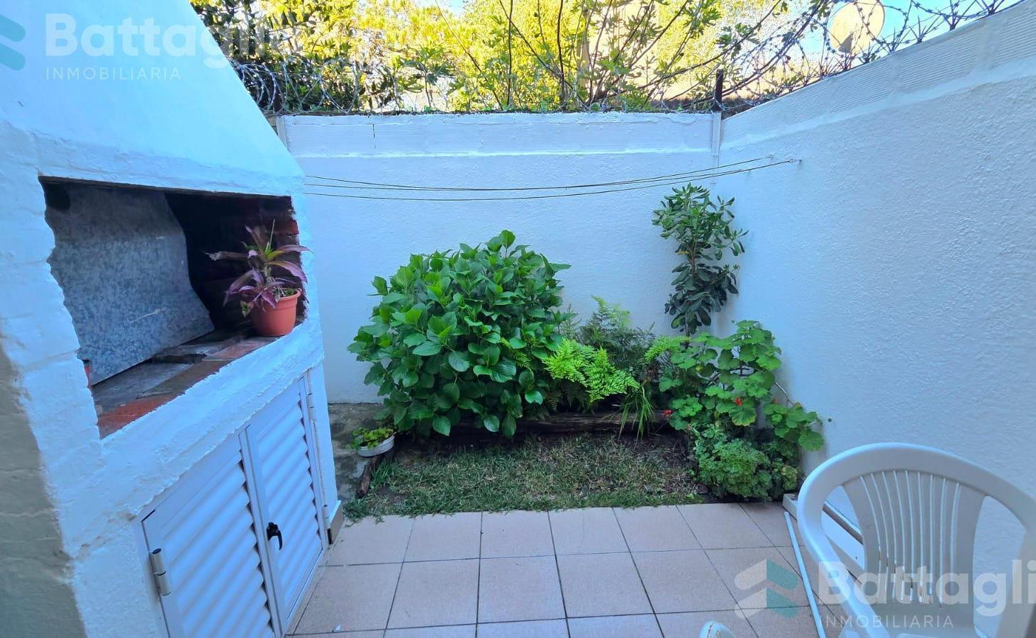 Foto de Duplex con cochera cubierta a dos cuadras del mar, imagen 1