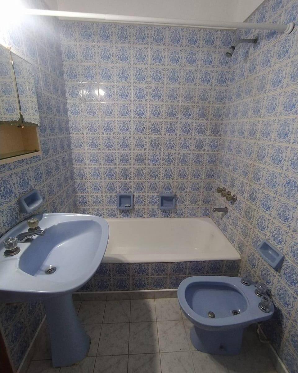 Duplex 3 Ambientes Patio y Cochera. Laprida y Chaco 3