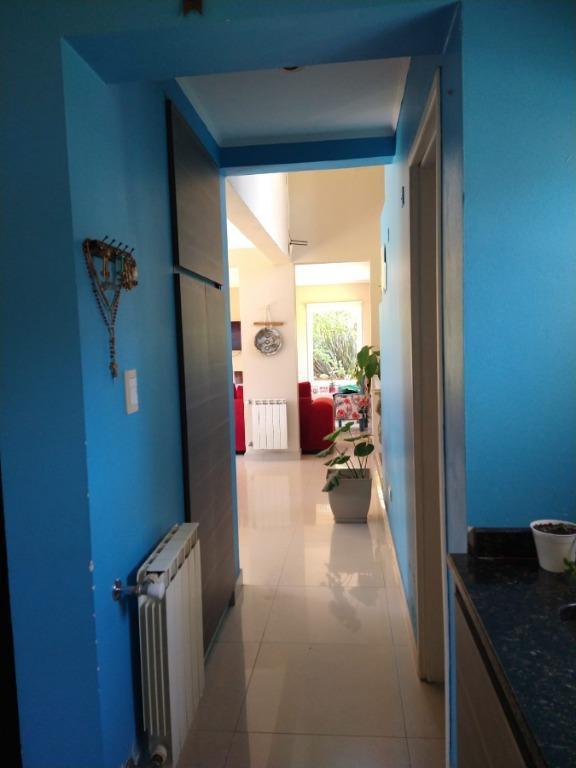 Foto de LA ARMONIA - Se vende moderna casa 5 ambientes con piscina, imagen 4