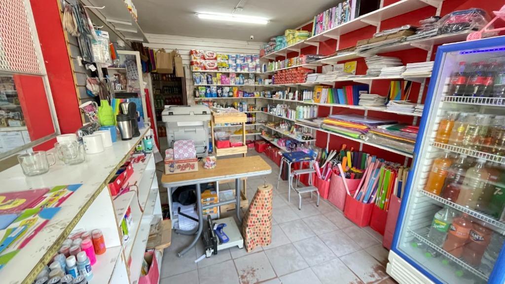 Venta Oportunidad! Local a La Calle + Chalet 3 Ambientes + Monoambiente + Parque + Trotadora Varios 5