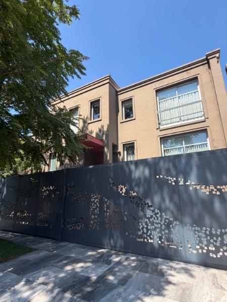 LOS TRONCOS - En venta importante residencia de estilo