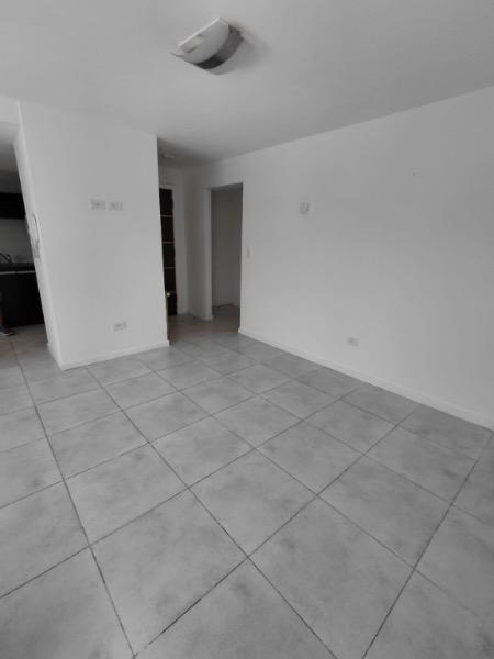 Foto de SAN JOSE - Departamento 2 ambientes al frente con cochera, imagen 4
