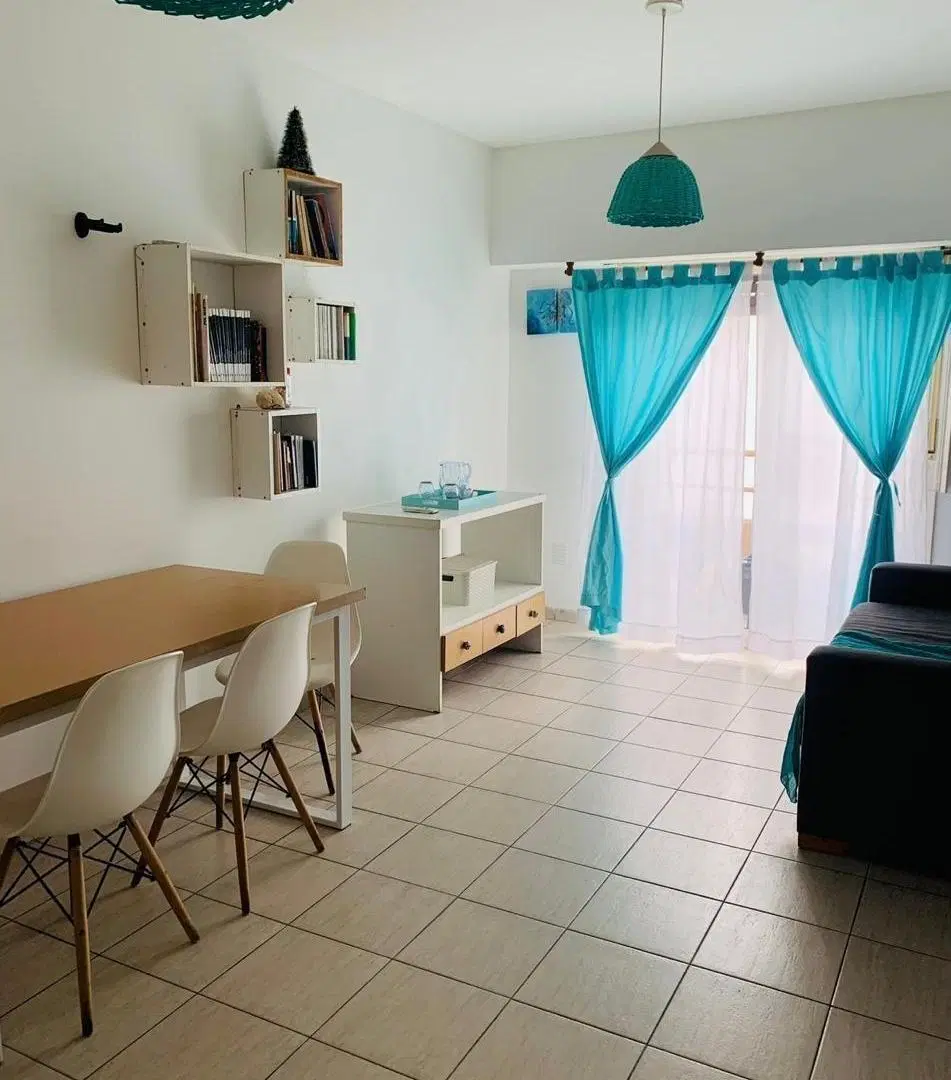 Avellaneda - En venta departamento 2 ambientes con balcon, edificio con quincho y piscina 2
