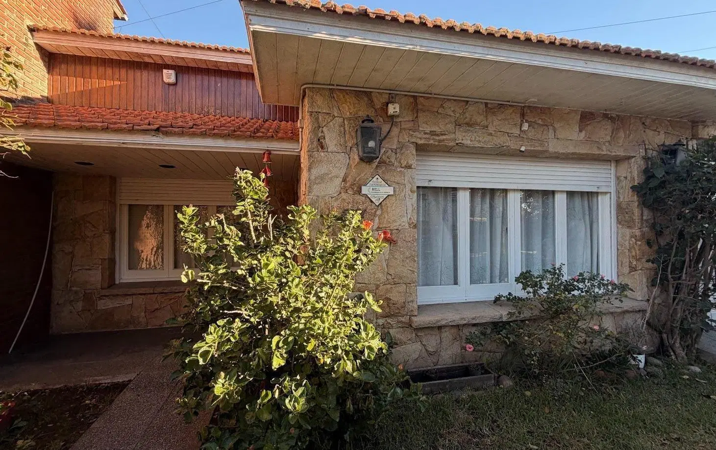 CONSTITUCION - en venta Chalet 3 ambientes con garage, quincho , parque + altillo 2