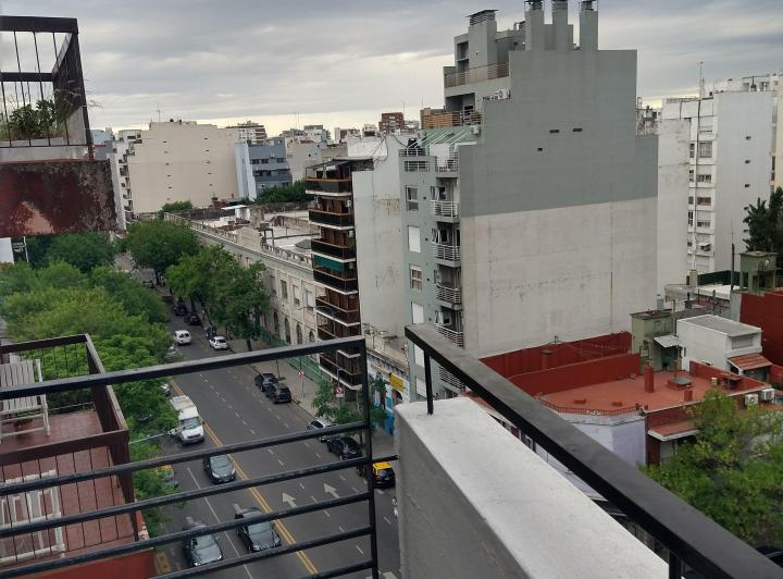 MONOAMBIENTE DIVISIBLE CON BALCON-AMPLIO VENTANAL MUY LUMINOSO 1