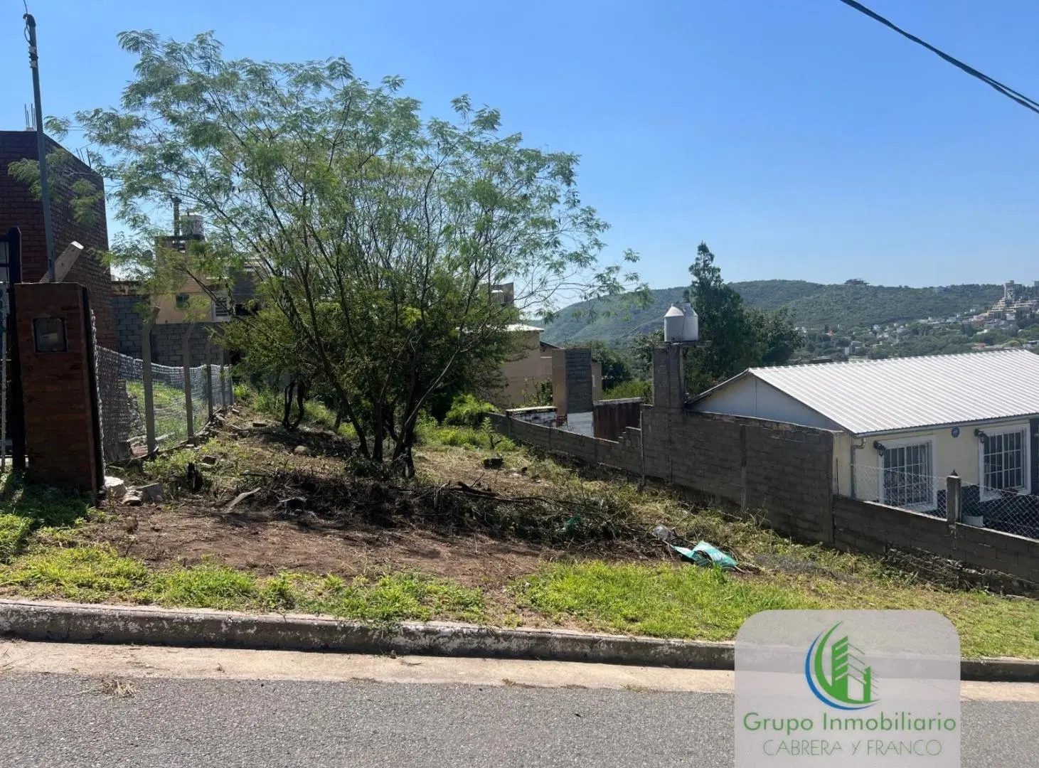 GRAN OPORTUNIDAD ! apto a duplex - terreno en La Calera- 317m2. Escucho oferta contado!!! 4