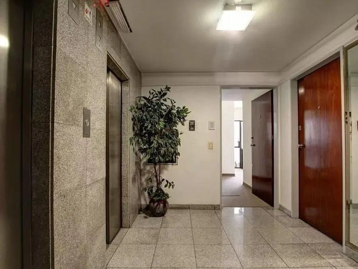 VENTA OFICINA CON BAÑO Y KICHENETTE 4 DESPACHOS 4