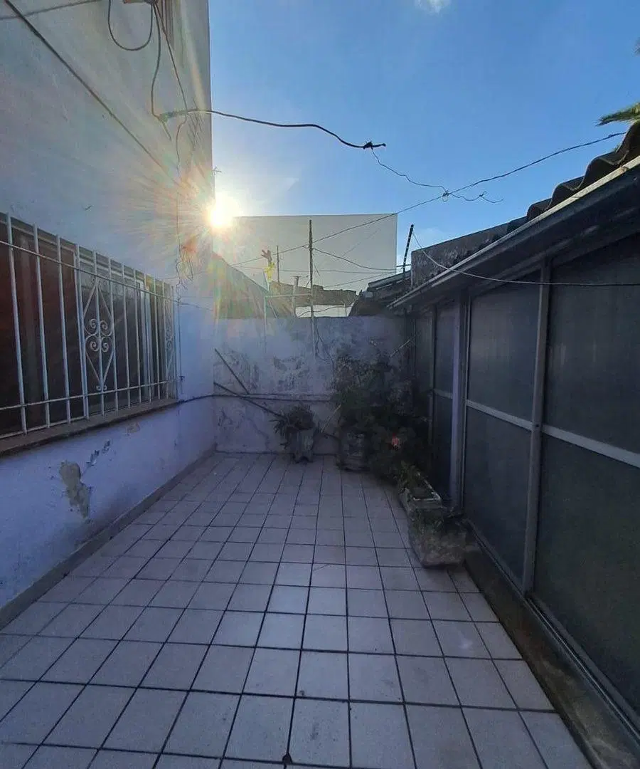 AMPLIA CASA CON GRAN TERRAZA 4