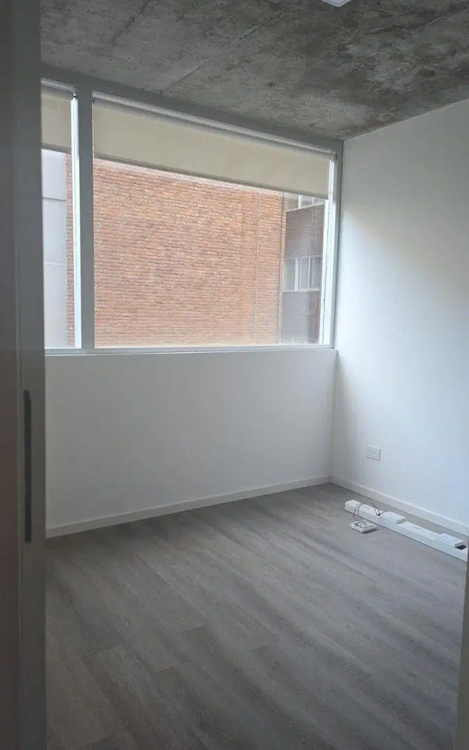 ALQUILER OFICINA-CONSULTORIO C/COCHERA 4