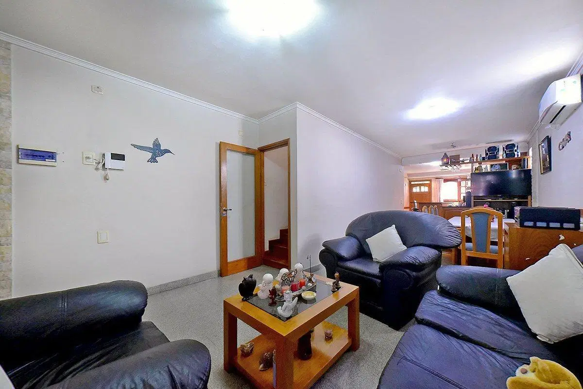 VENTA CASA 5 AMBIENTES-QUINCHO/PARQUE-HURLINGHAM 4