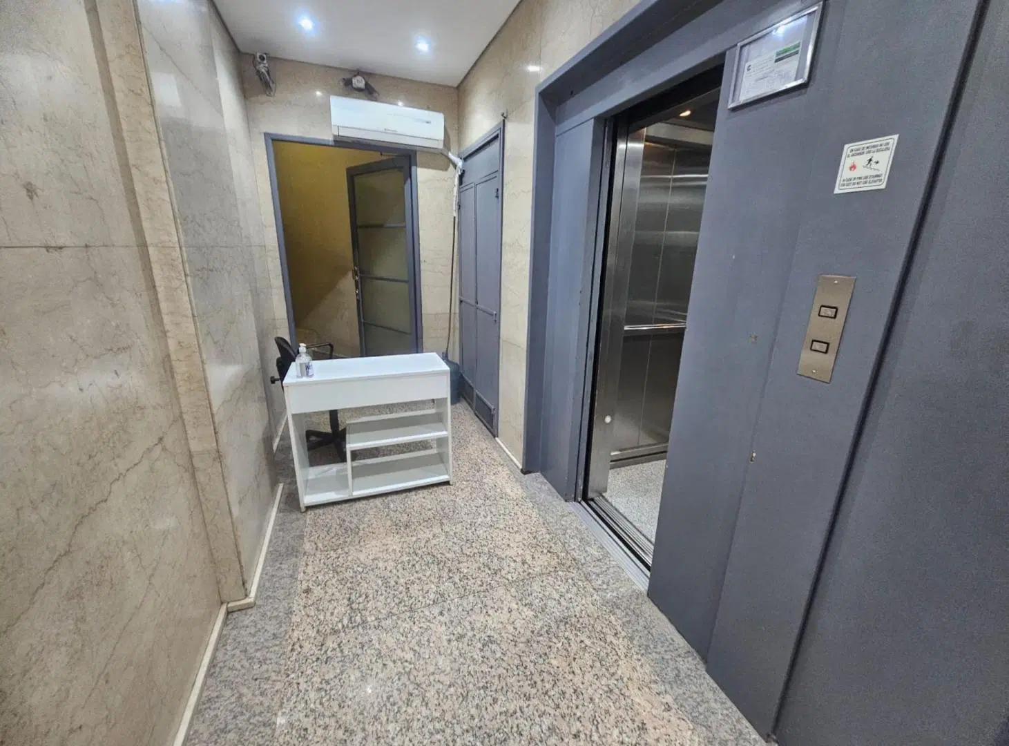 VENTA DE OFICINAS AL FRENTE 5