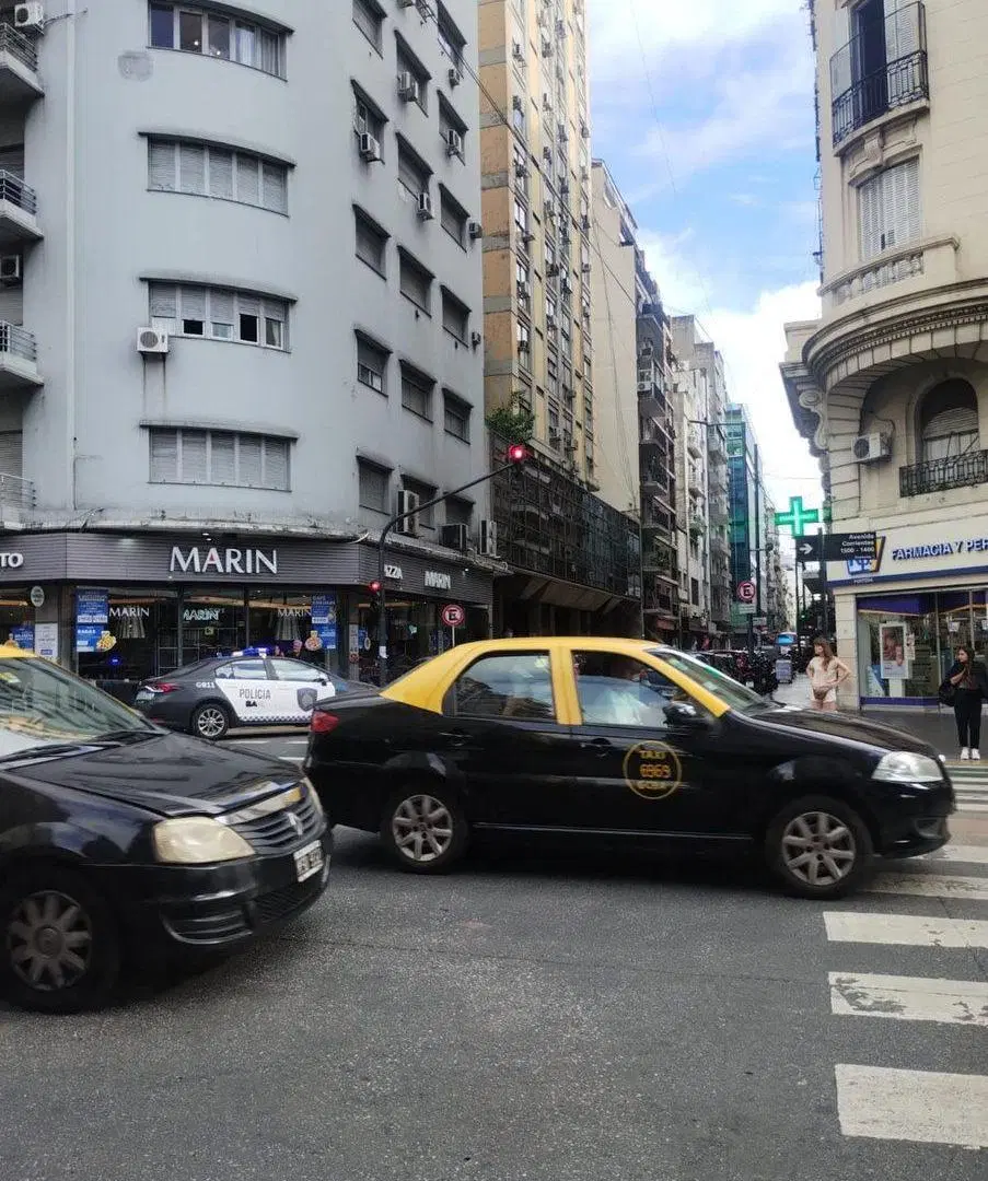 VENTA  COCHERA FIJA CUBIERTA (zona Tribunales) 3