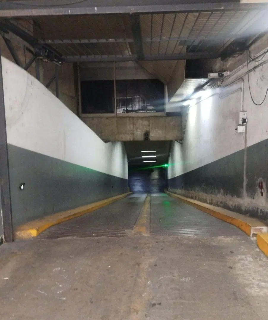 VENTA  COCHERA FIJA CUBIERTA (zona Tribunales) 5