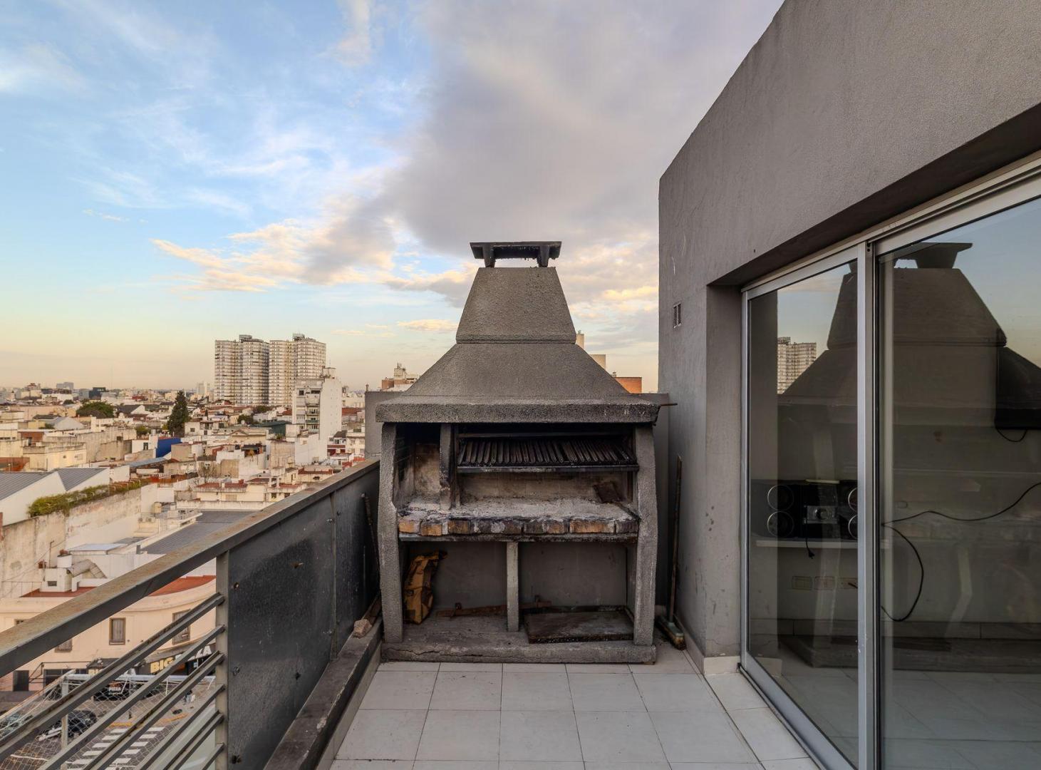 Foto de Venta departamento 2 ambientes Parque Chacabuco., imagen 2