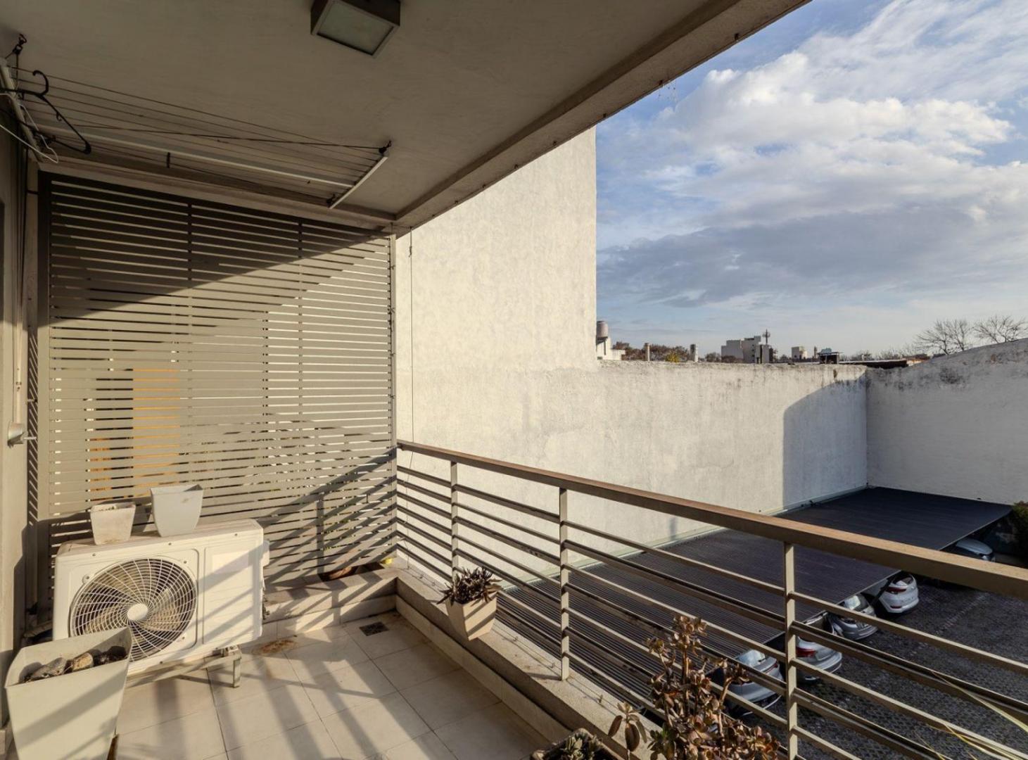 Foto de Venta departamento 2 ambientes Parque Chacabuco., imagen 1