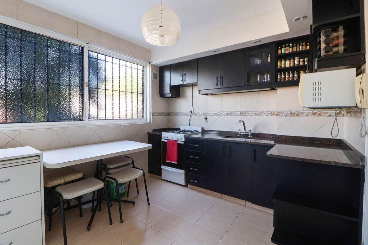 Foto de VENTA Dpto 3 Amb c/patio. Parque Chacabuco, imagen 4