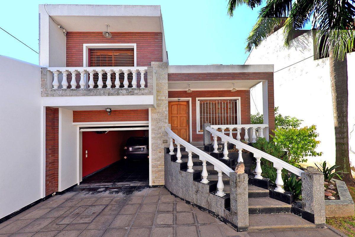 Foto de CASA PREMIUM HURLINGHAM: 5 AMB + QUINCHO + PARQUE, imagen 2
